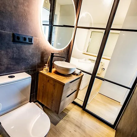 Апартаменты Luxury Refurnished With Private Parking Close To Slopes