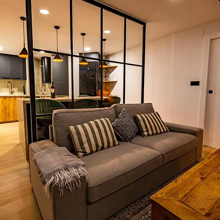 Apartman Luxury Refurnished With Private Parking Close To Slopes *