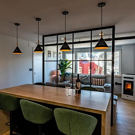 Apartment Luxury Refurnished With Private Parking Close To Slopes