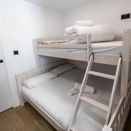 Апартаменты Luxury Refurnished With Private Parking Close To Slopes