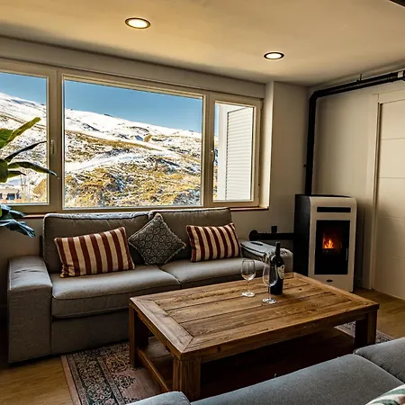 Apartment Luxury Refurnished With Private Parking Close To Slopes *