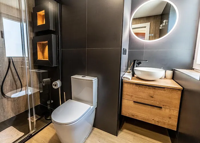 Luxury Refurnished With Private Parking Close To Slopes Апартаменти