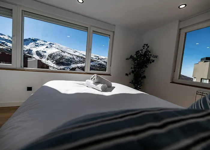 Luxury Refurnished With Private Parking Close To Slopes