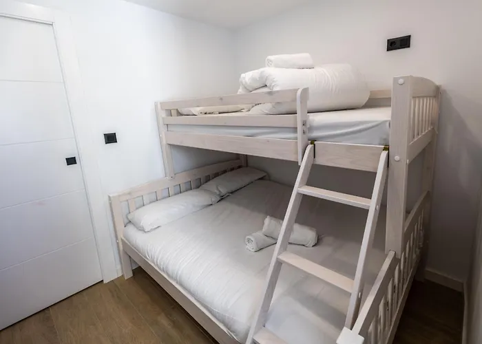 Апартаменти Luxury Refurnished With Private Parking Close To Slopes