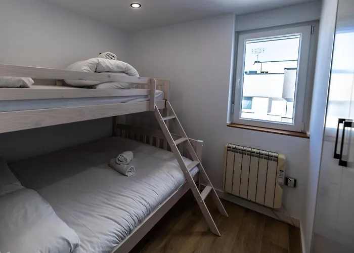 Luxury Refurnished With Private Parking Close To Slopes