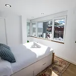 Luxury Refurnished With Private Parking Close To Slopes Appartement